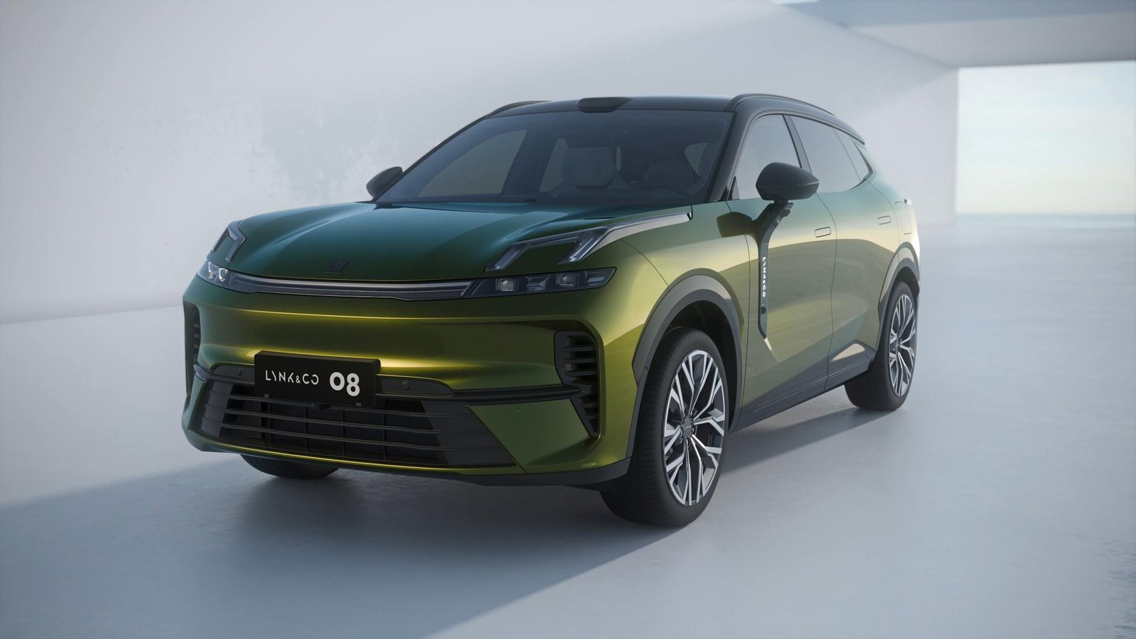 Lynk & Co 08 EM-P – Premium Plug-in Hybrid SUV with Smart Tech